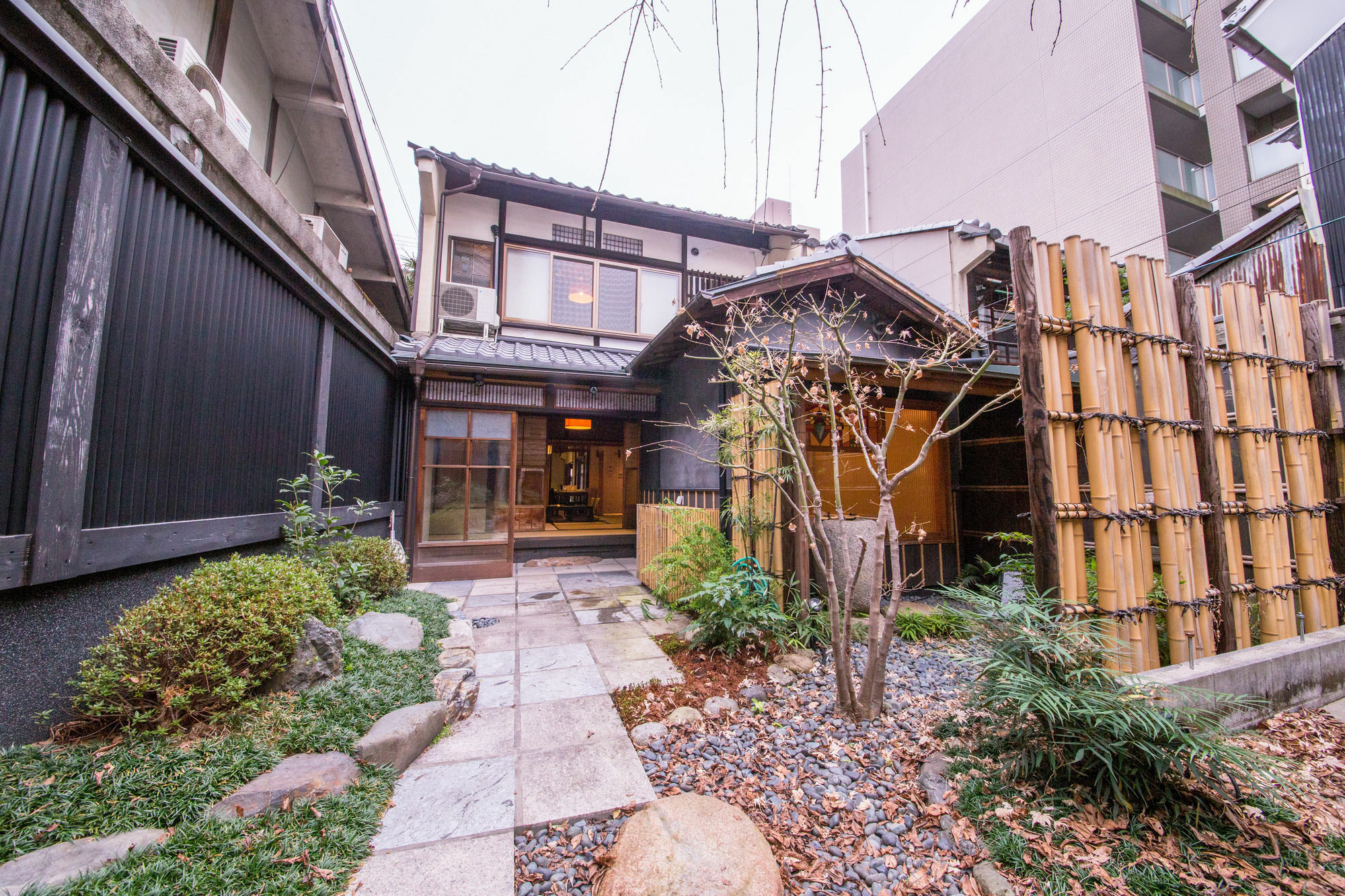Le Machiya Rokkaku Suite Киото Экстерьер фото